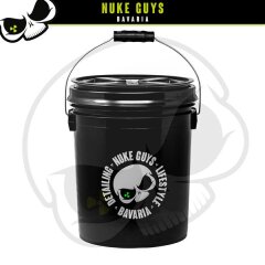 Nuke Bucket - Nuke Guys Auto Wasch Eimer Set 5 US Gallonen (ca. 19 Liter), Nuke Grit made by GritGuard USA,  Nuke Gamma Lid Eimerdeckel made by Gamma Seal Lid USA, Nuke Board Washboard made by GritGuard USA, Nuke Grip black made by Snappy Grip
